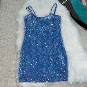 Lucy In the Sky | Raelynn Iridescent Sequin Bodycon Dress | Size Medium
